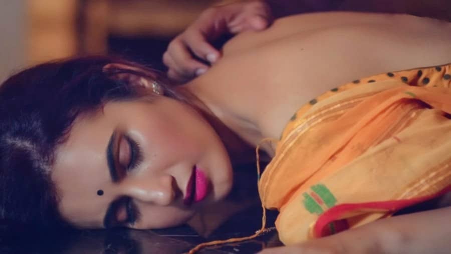 Adult Sex Dairy Hindi - Prabha Ki Diary (The Wife) (2021) Season 2 ULLU Originals Hot Sex Web  Series Video - UncutClip.com